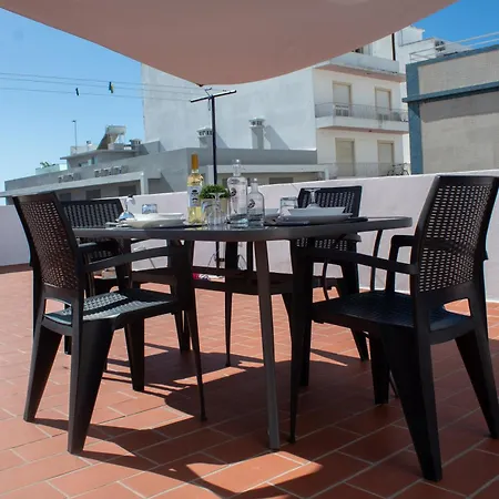 Casa Amarela - Conforto E Localizacao Central! Дом отдыха Фару