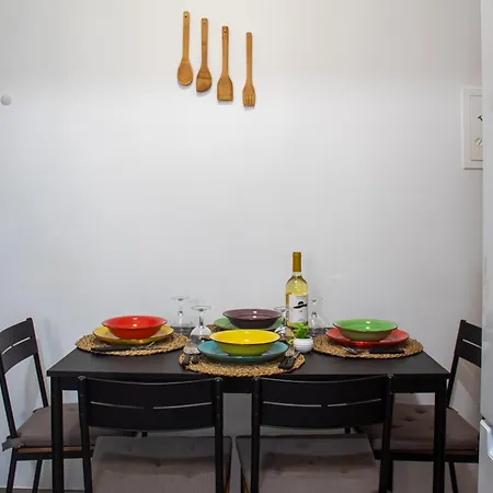 Casa Amarela - Conforto E Localizacao Central! *