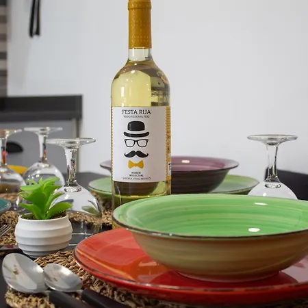 Casa Amarela - Conforto E Localizacao Central!