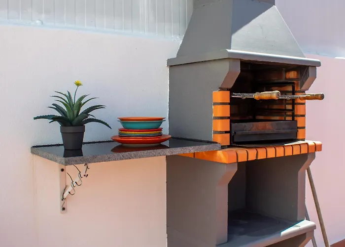 Casa Amarela - Conforto E Localizacao Central! *